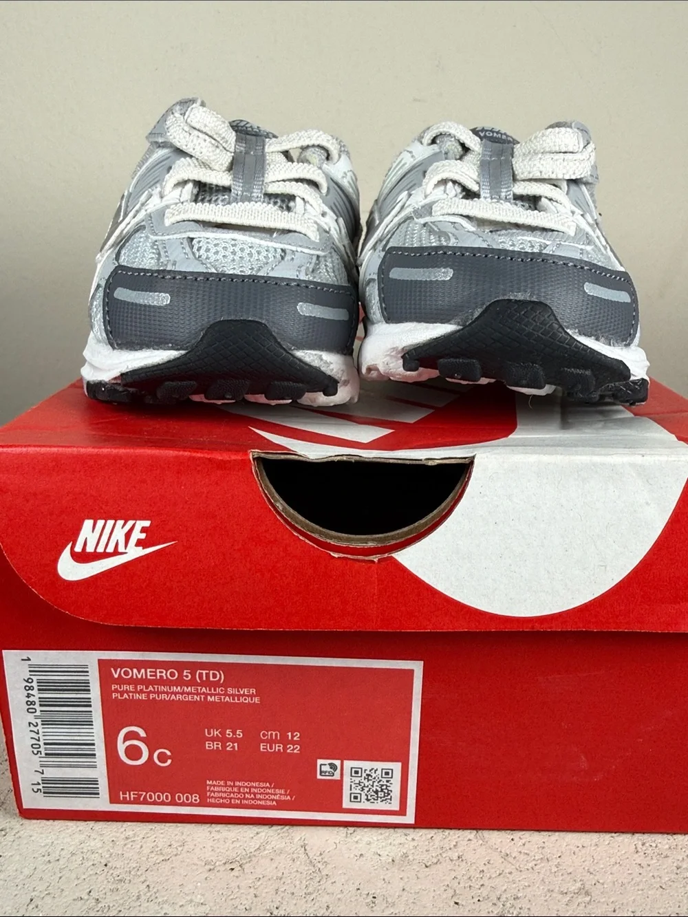 Nike Vomero 5 (TD) Kids Gray and White Athletic Sneakers